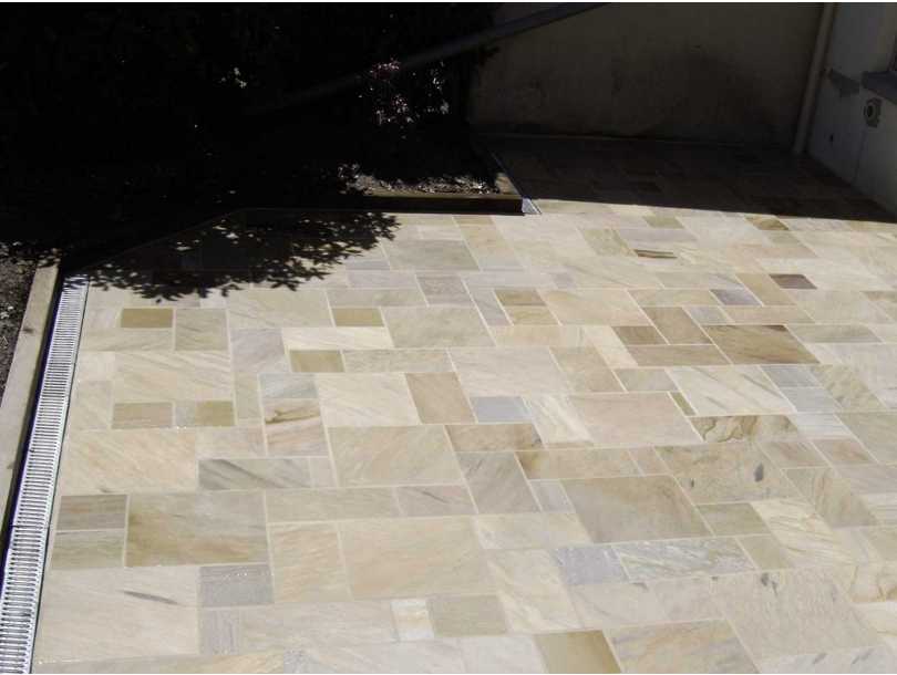 dallage en opus romain en quarzite jaune
